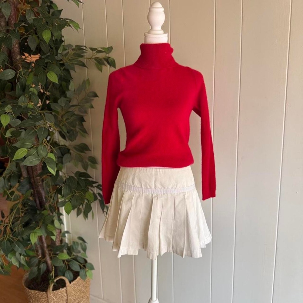 Morgan Taylor Red Turtleneck Cashmere Sweater